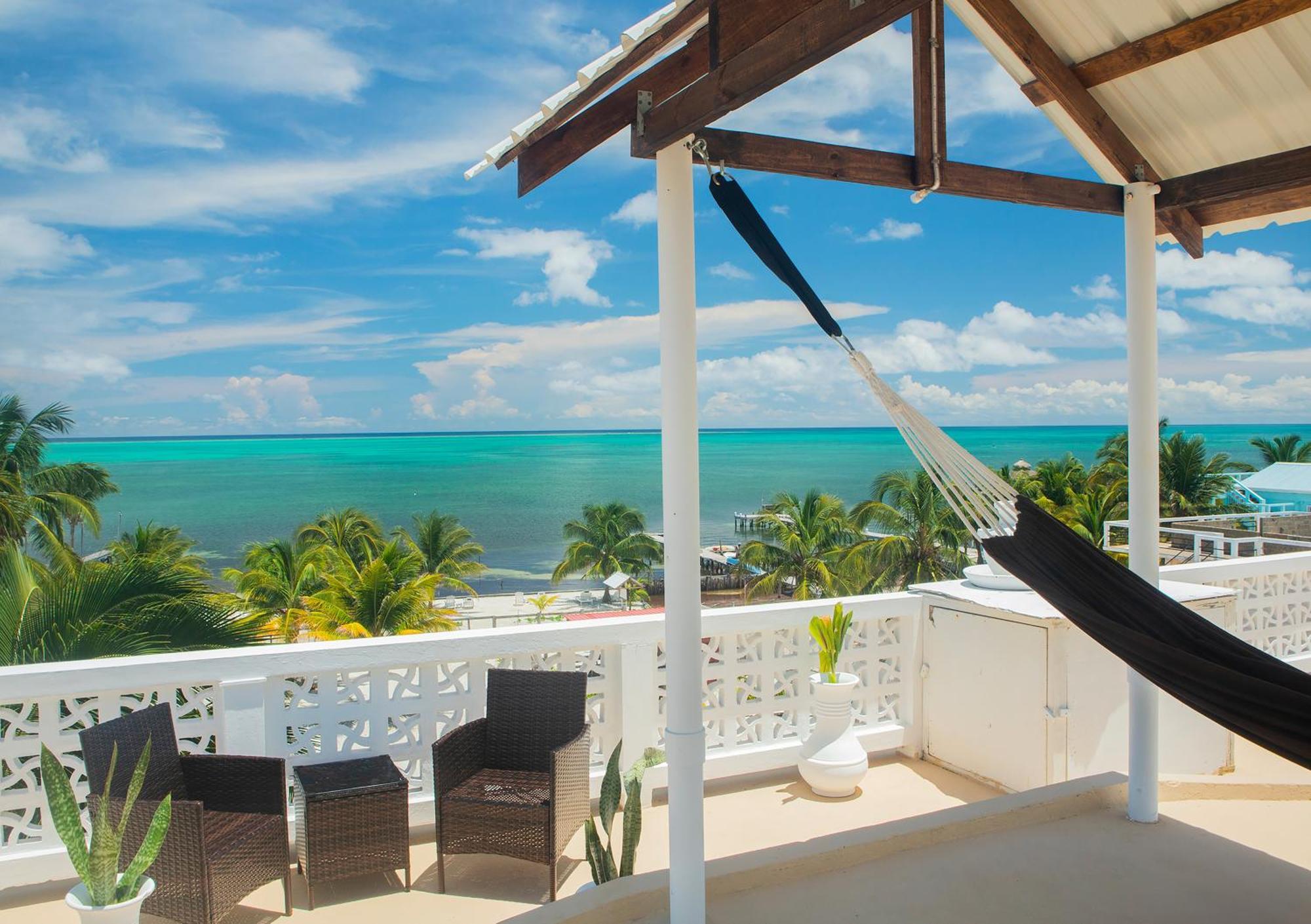 Treetops Hotel Caye Caulker Exteriör bild