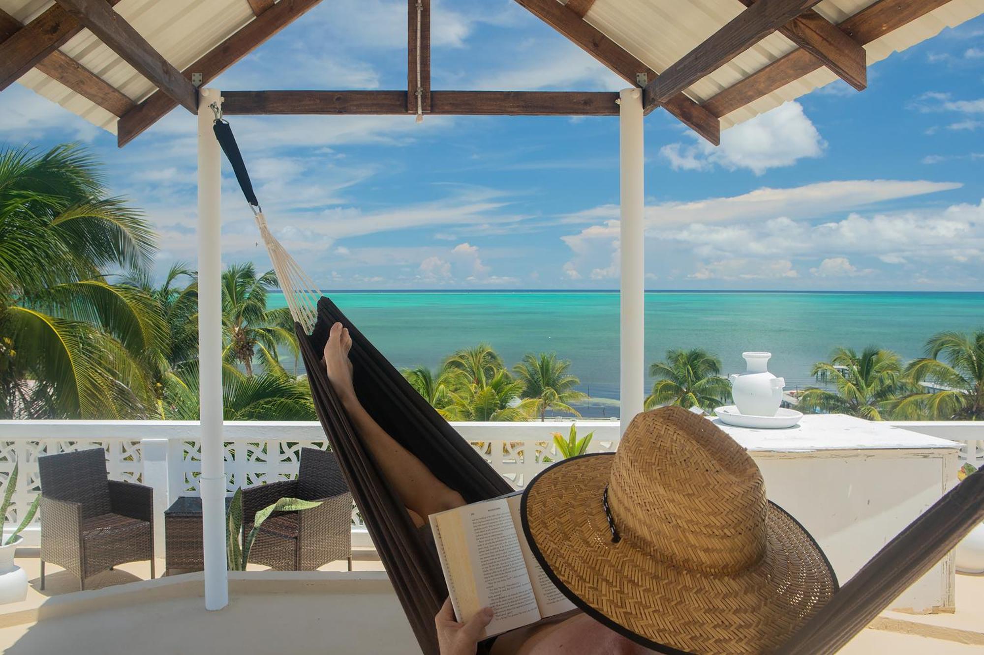 Treetops Hotel Caye Caulker Exteriör bild