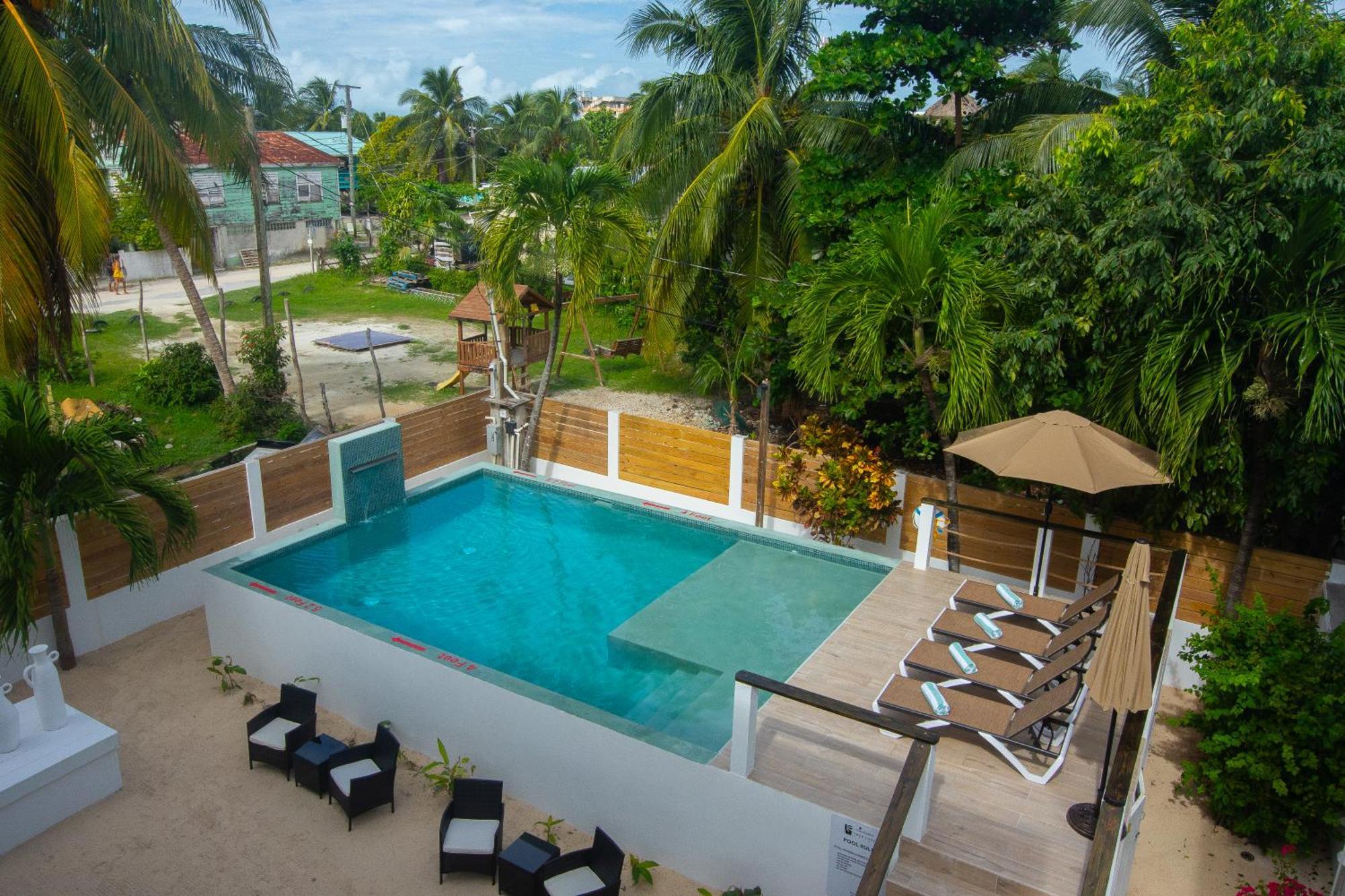 Treetops Hotel Caye Caulker Exteriör bild