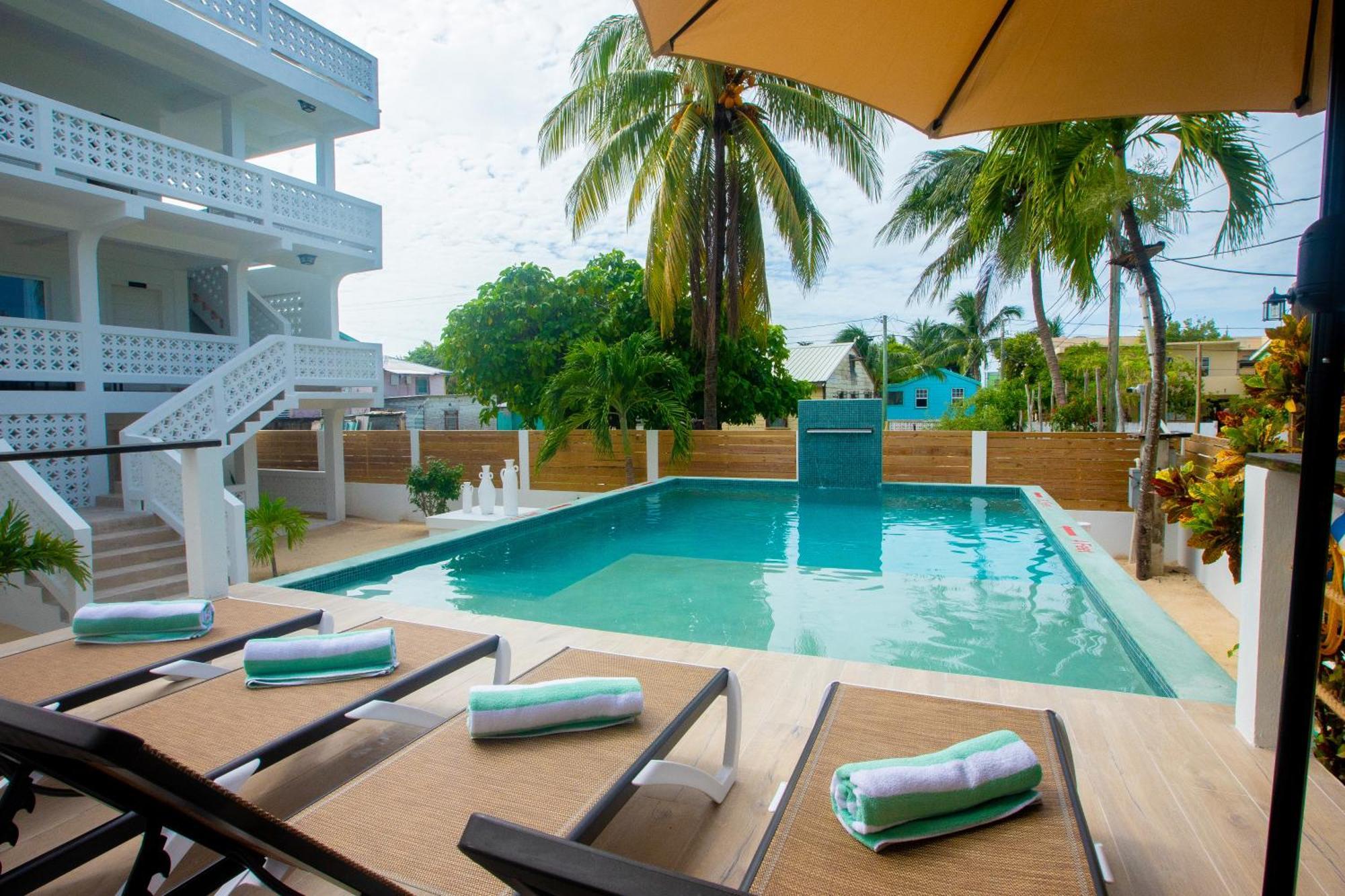 Treetops Hotel Caye Caulker Exteriör bild